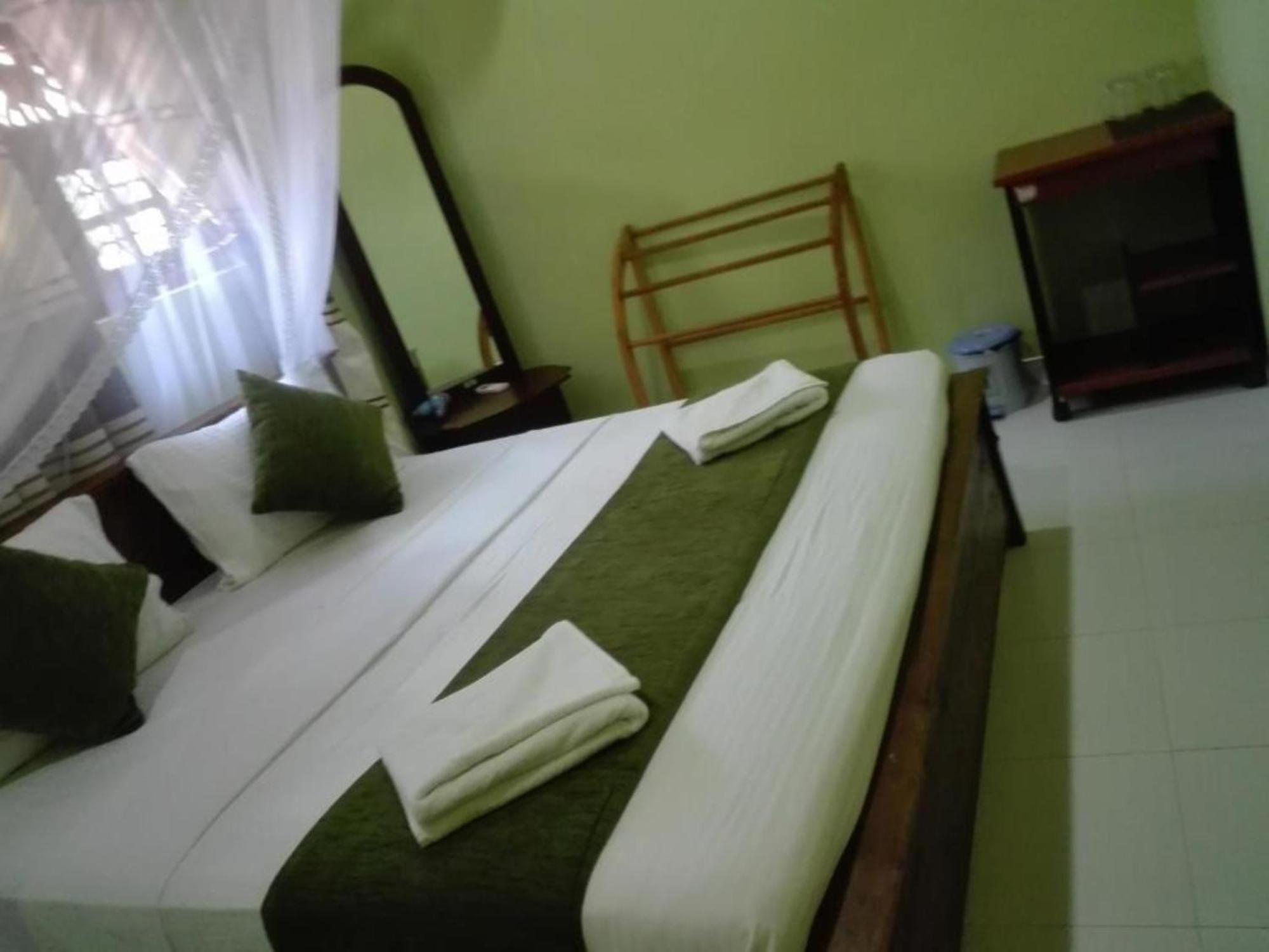 Sigiriya Peacock Homestay ภายนอก รูปภาพ