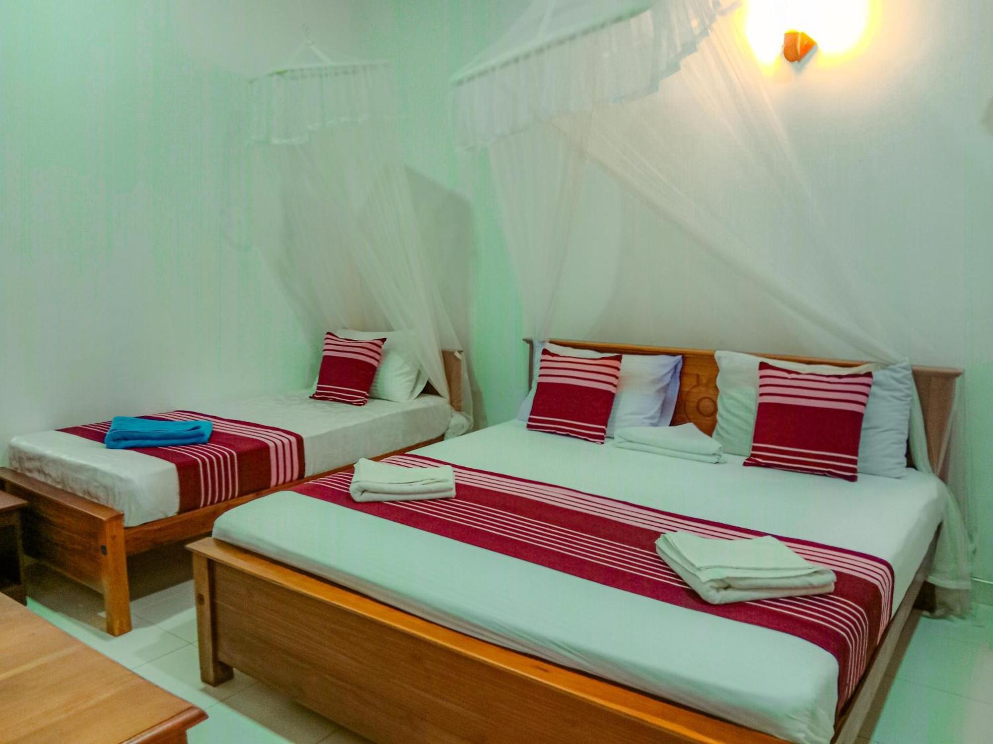 Sigiriya Peacock Homestay ภายนอก รูปภาพ