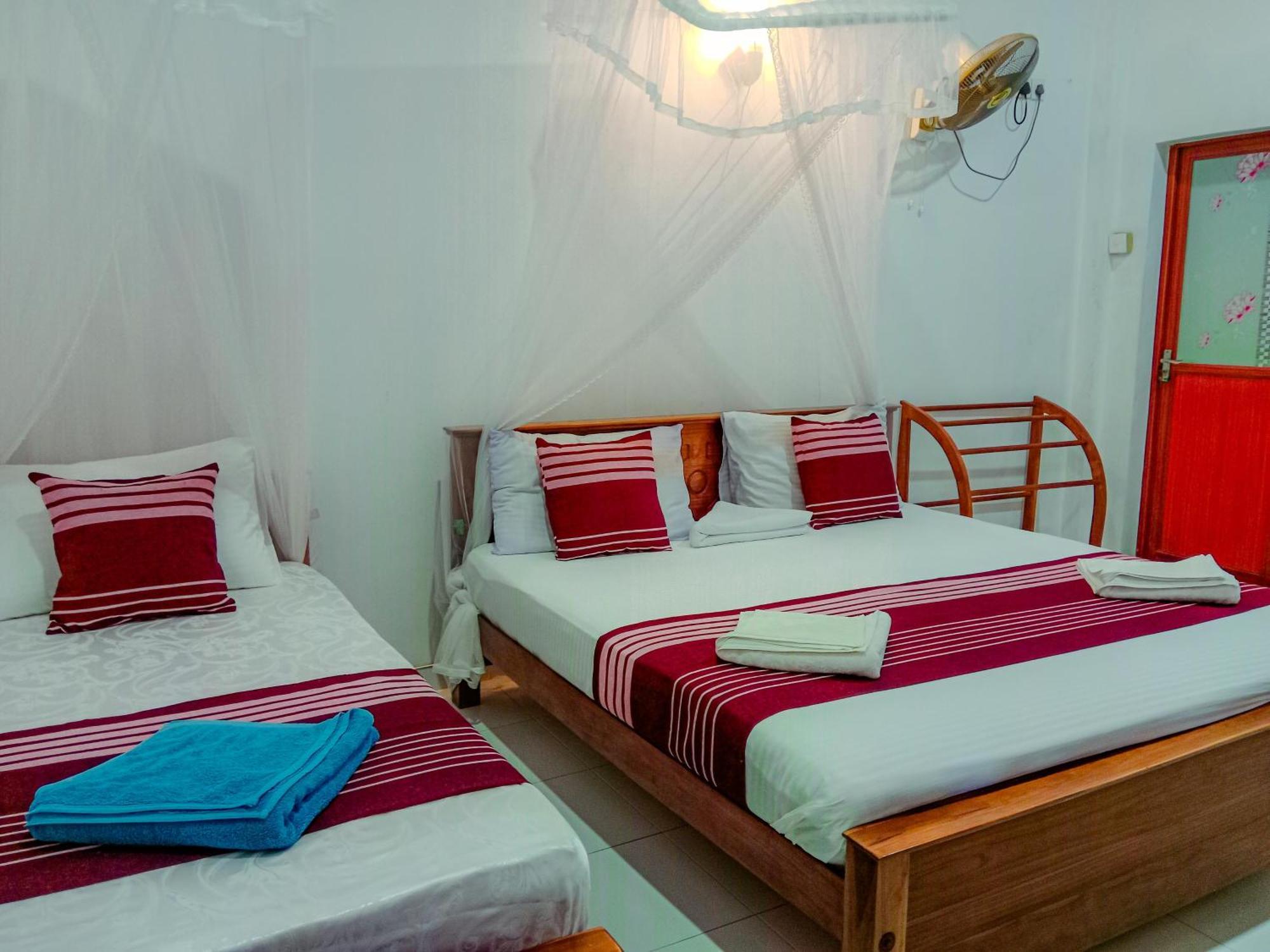 Sigiriya Peacock Homestay ภายนอก รูปภาพ