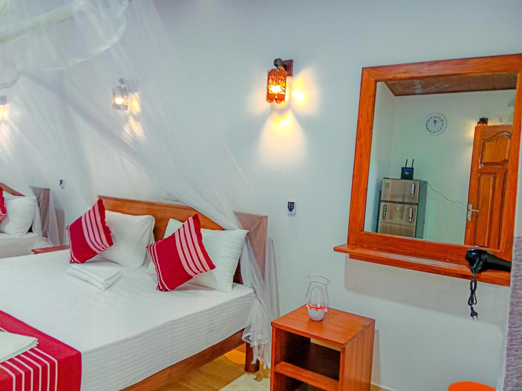 Sigiriya Peacock Homestay ภายนอก รูปภาพ