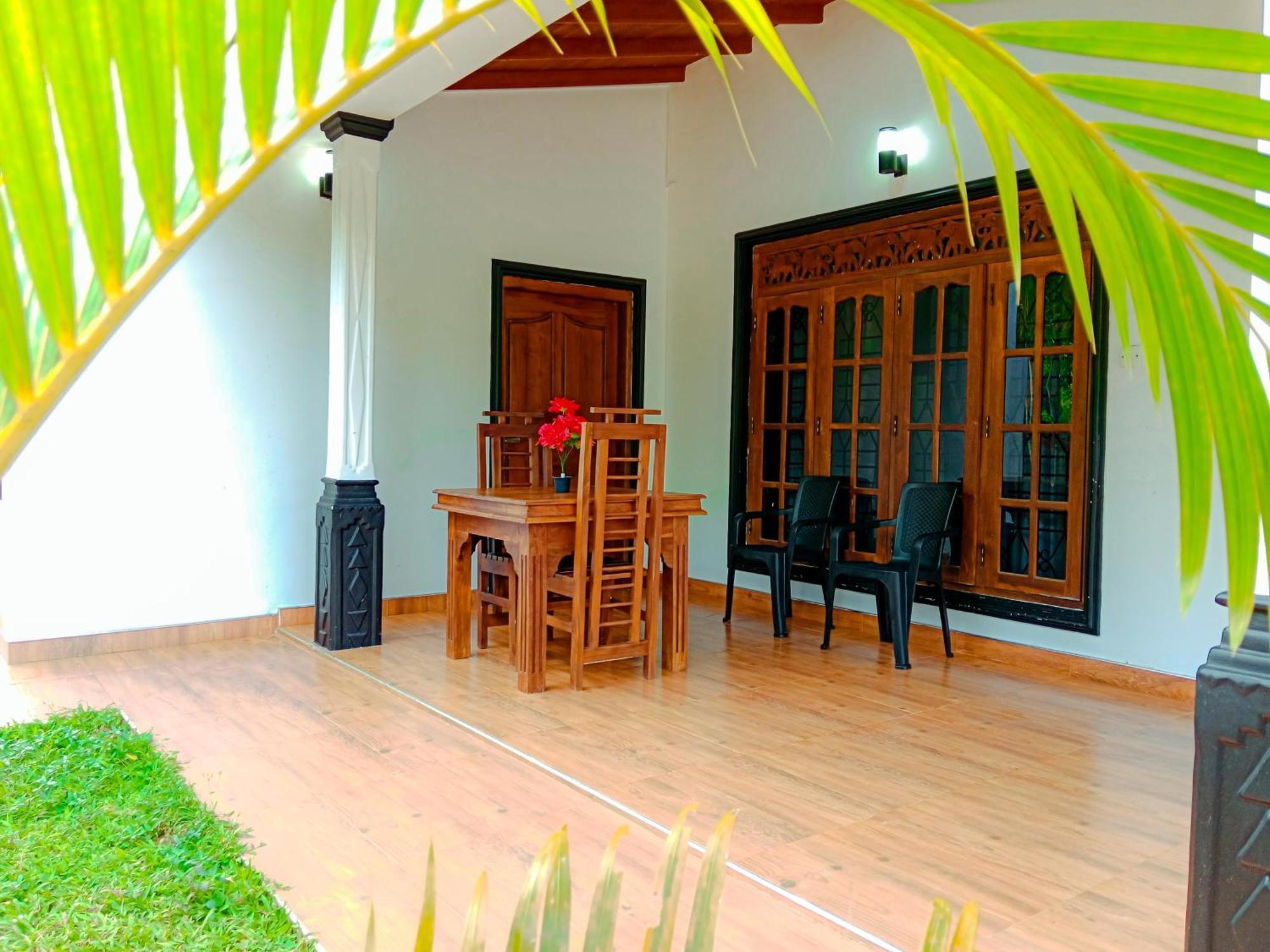 Sigiriya Peacock Homestay ภายนอก รูปภาพ