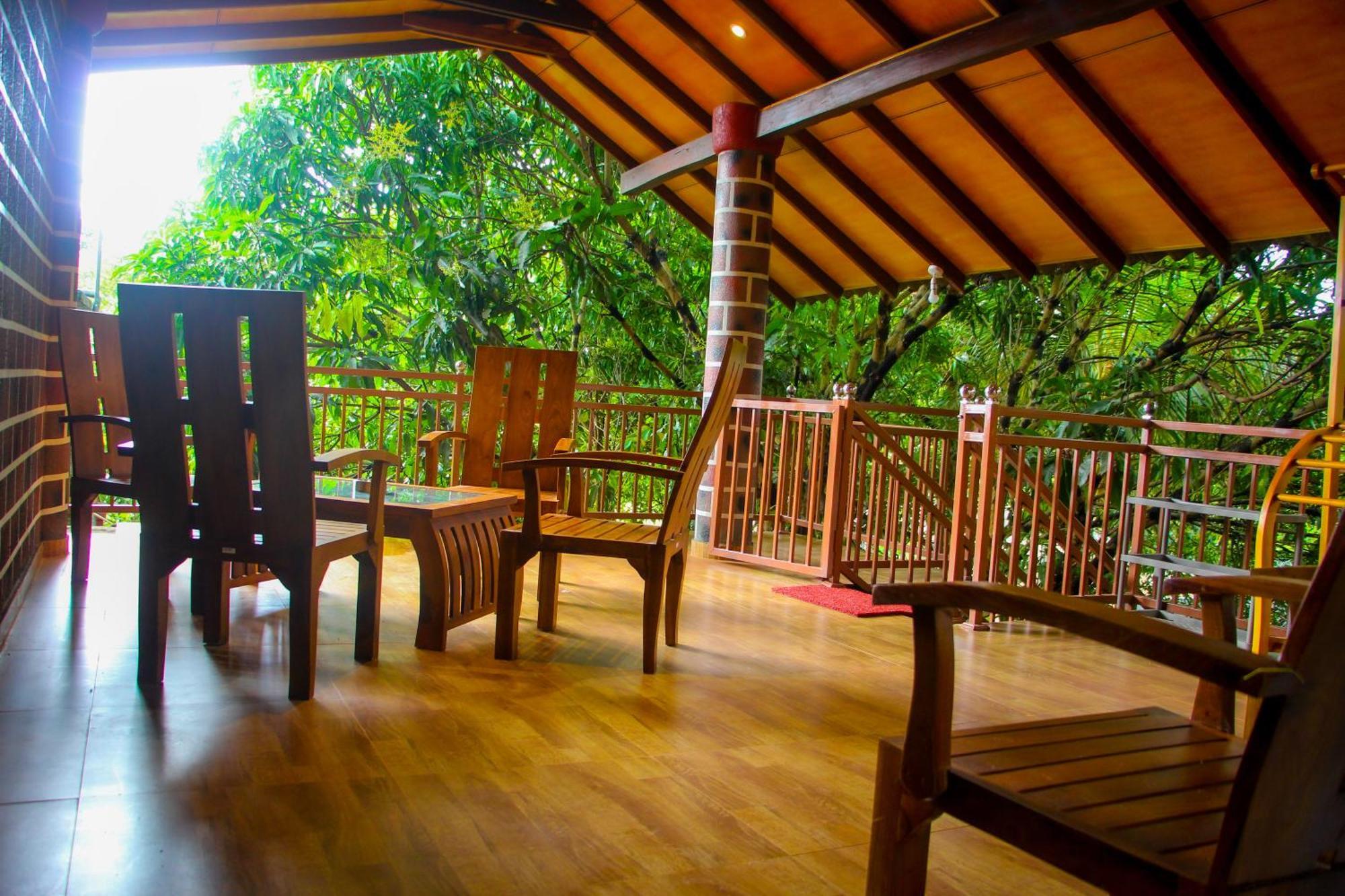 Sigiriya Peacock Homestay ภายนอก รูปภาพ