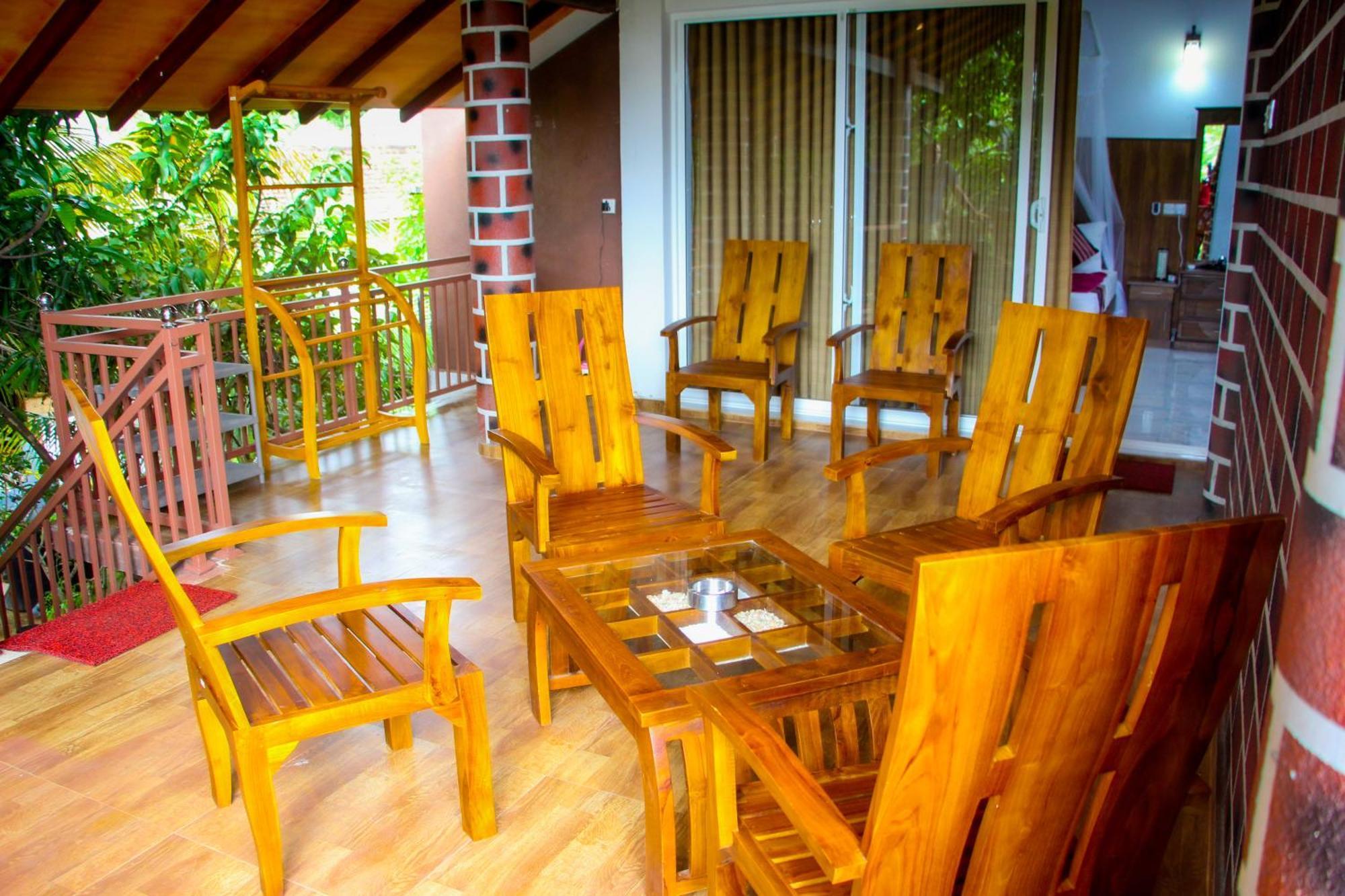 Sigiriya Peacock Homestay ภายนอก รูปภาพ