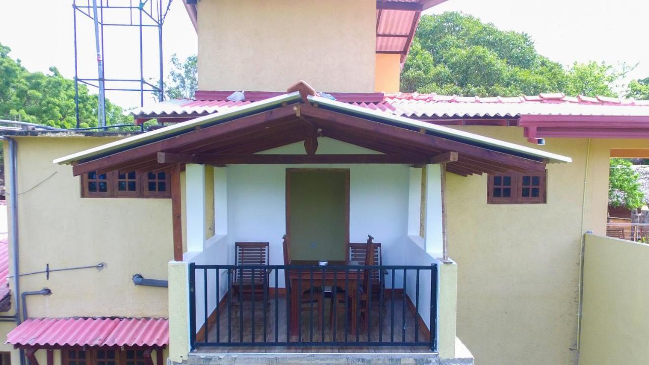 Sigiriya Peacock Homestay ภายนอก รูปภาพ